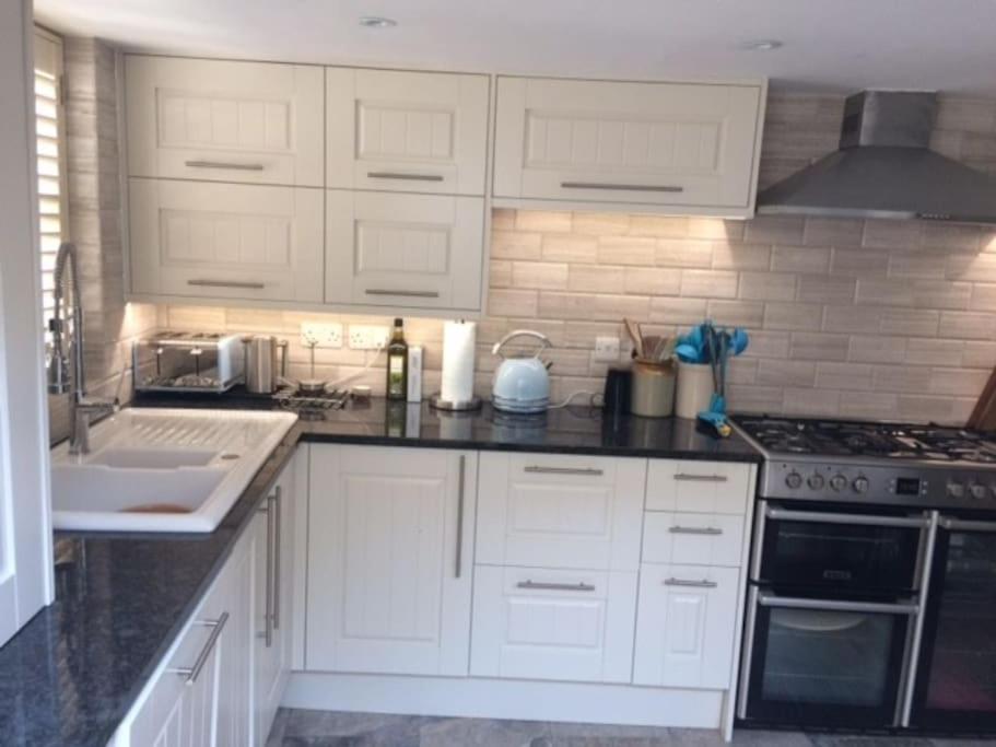 River Road, Littlehampton, Executive Apartment エクステリア 写真